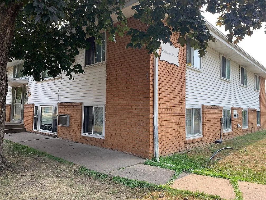 2 bed, 700 sqft, $1,175 — Photo 4