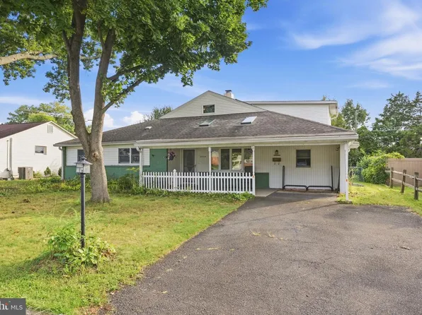 3036 Stoney Creek Rd, East Norriton, PA 19401