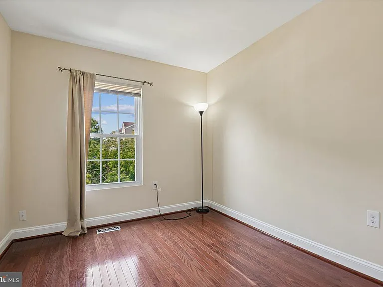 17 Ruddington Ct — Photo 44