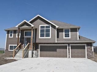 3727 152nd Ct, Basehor, KS 66007