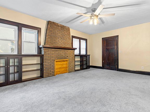 3rd image of 640 Paris Ave