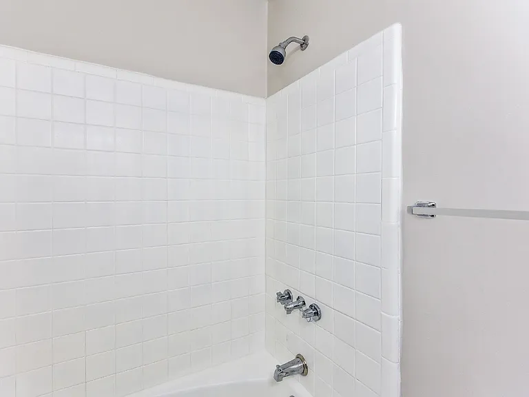 1089 Essex Pl — Photo 9