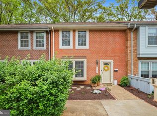 2157 Golf Course Dr, Reston, VA 20191