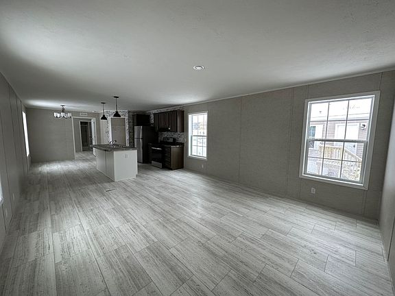 5th image of 2922 Banbury Ct