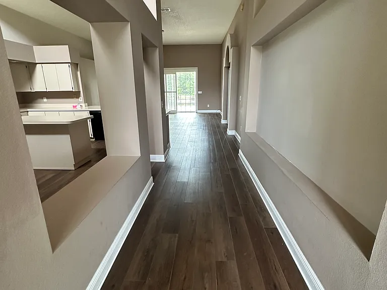 18409 Canary Ln — Photo 11