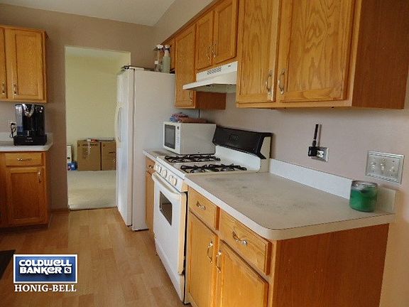5th image of 160 Clover Chase Cir