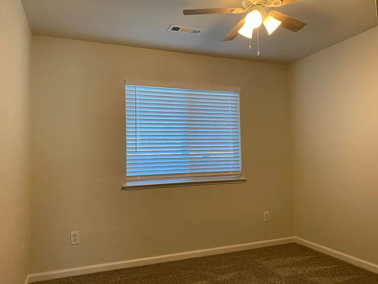 280 W Clover Rd — Photo 14