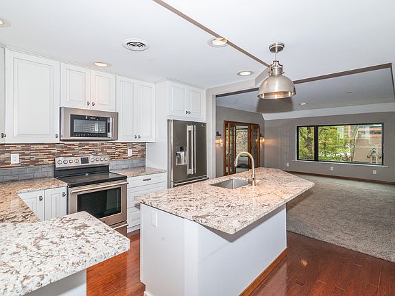 5th image of 505 E Huron St APT 308