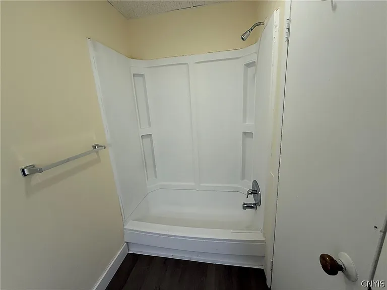 416 Danforth St #1F — Photo 7