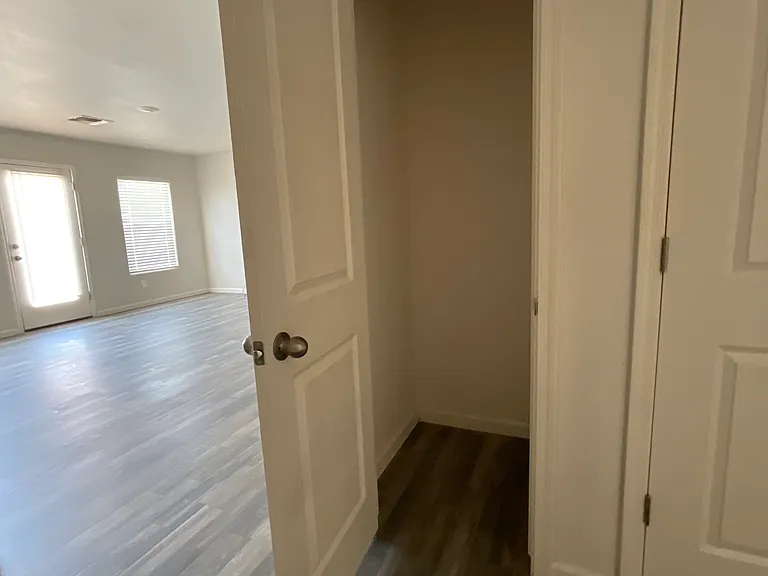 2405 Village Dr — Photo 14