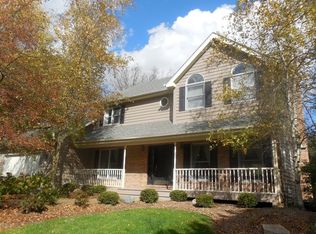 5N625 Rochefort Ln, Wayne, IL 60184