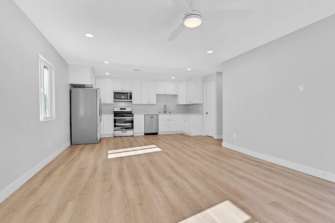 315 Norton Ave — Photo 2