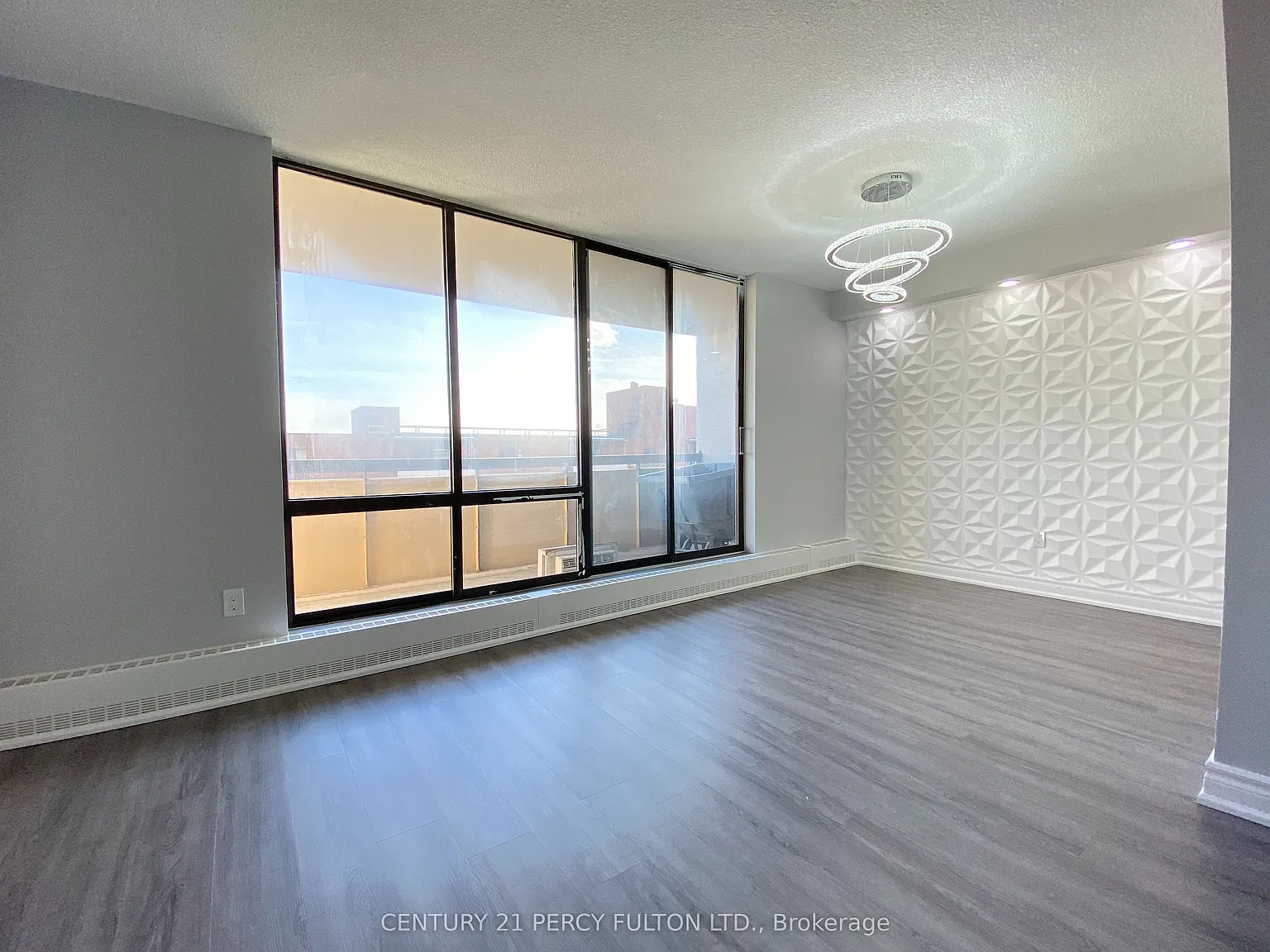 2 bed, $2,400 — Photo 1