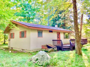 140 S Lehigh River Dr, Gouldsboro, PA 18424