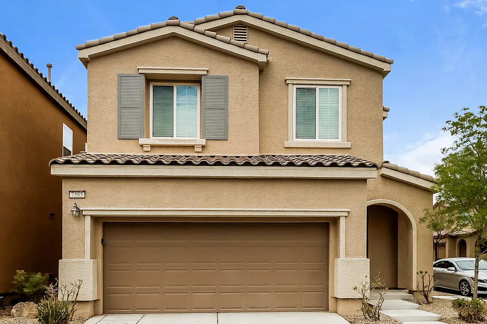 3 bed, 2.5 bath, 1547 sqft, $2,090 — Photo 1