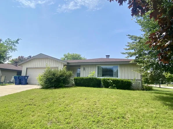 701 Westport DRIVE, Port Washington, WI 53074