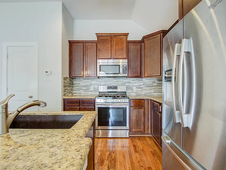 5131 Oasis Park — Photo 7
