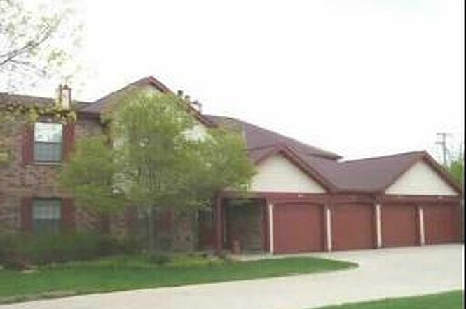 1st image of 835 Weidner Ct S