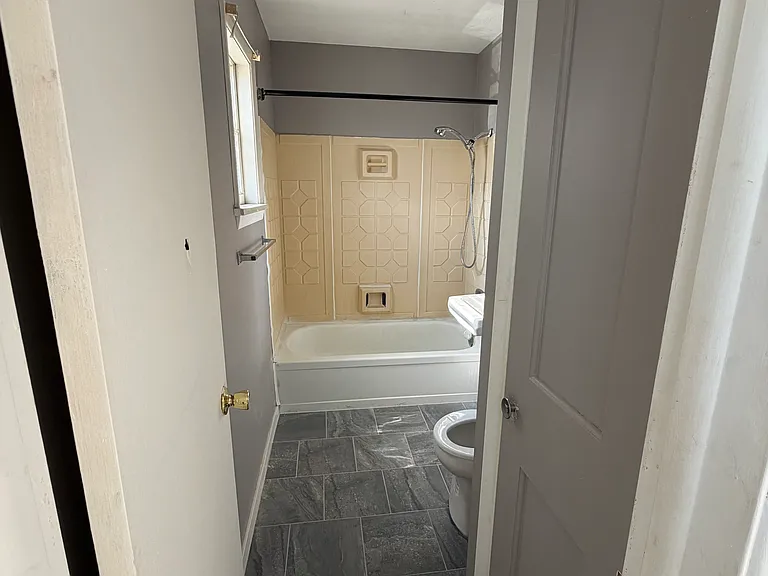 501 W Saunders Ave #1 — Photo 6