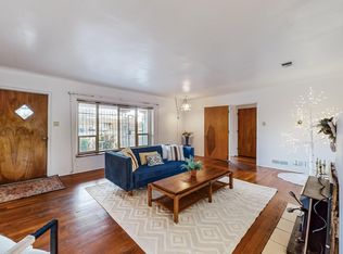 1521 Los Arboles Ave NW, Albuquerque, NM 87107