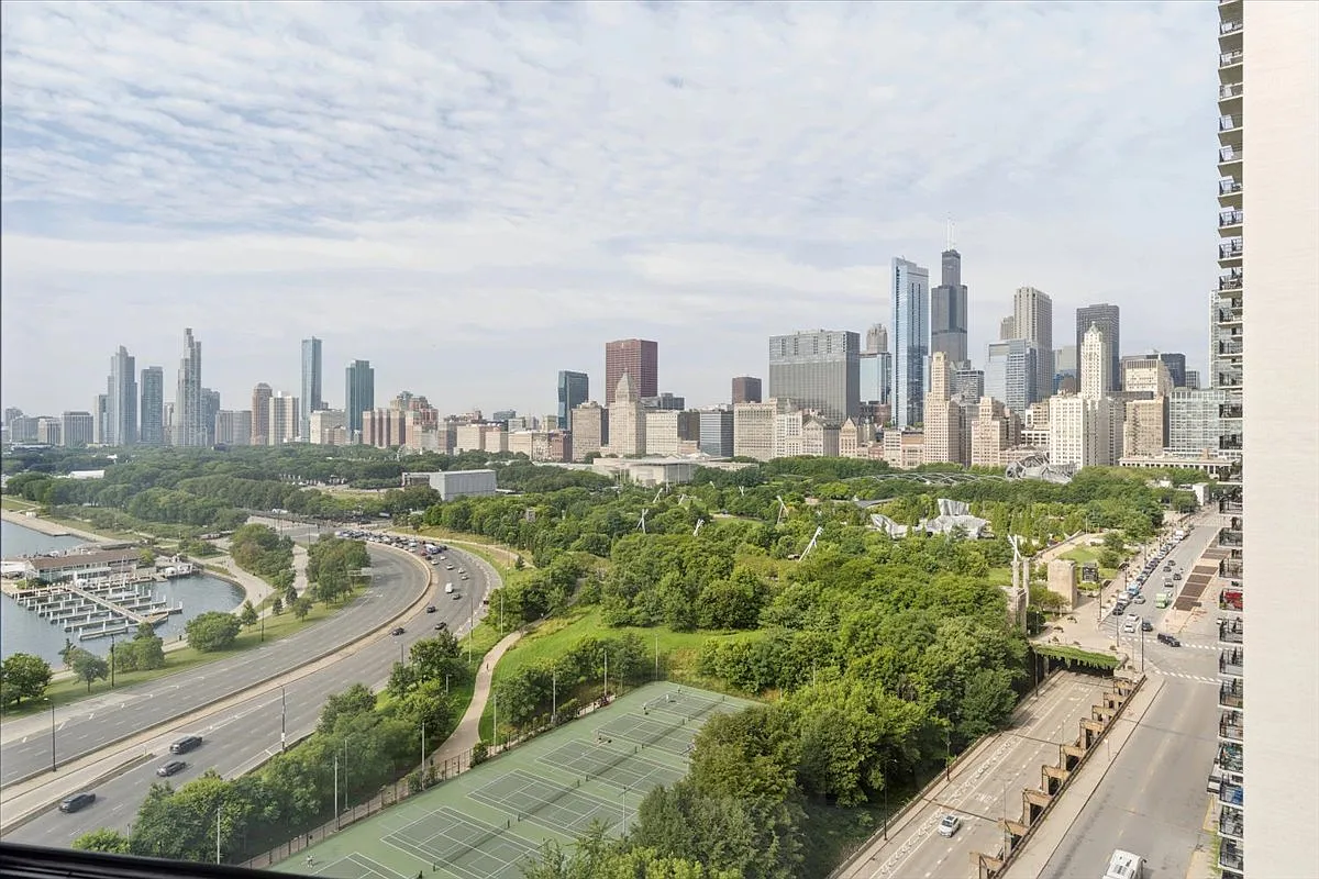 1 bed, 1.5 bath, 998 sqft, $3,800 — Photo 2