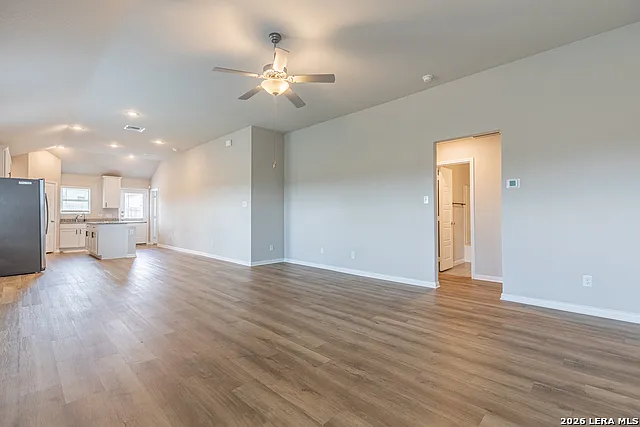 6418 Willow Point Blvd — Photo 3