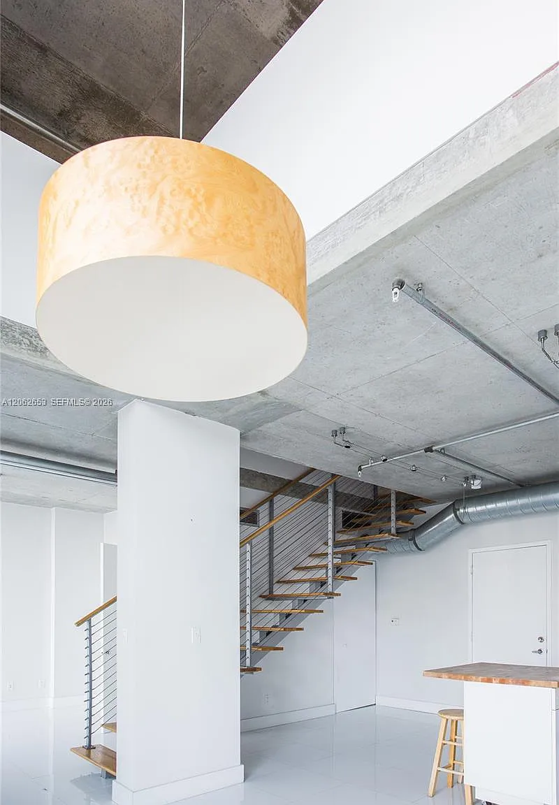 Neo Vertika Condo — Photo 2