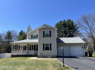 28 Herald Dr, Queensbury, NY 12804