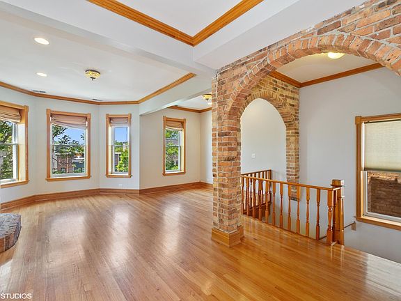 2nd image of 1435 N Washtenaw Ave #Penthouse