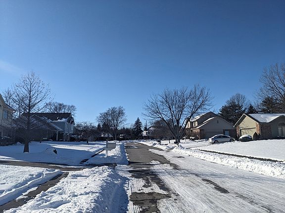 3rd image of 4835 Essex Ct