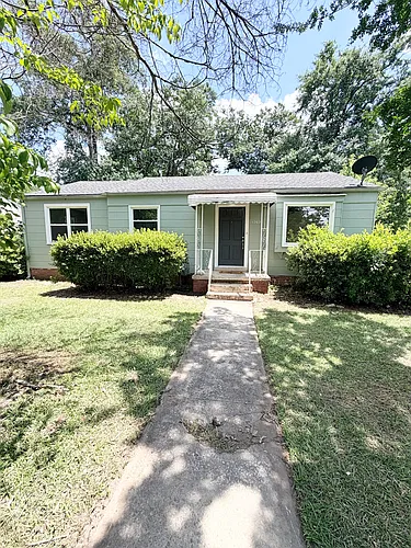 1305 Summerland Dr Photo 1