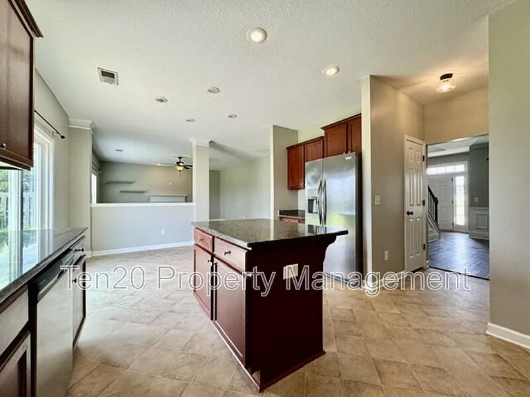 9708 Yellow Pine Rd — Photo 8