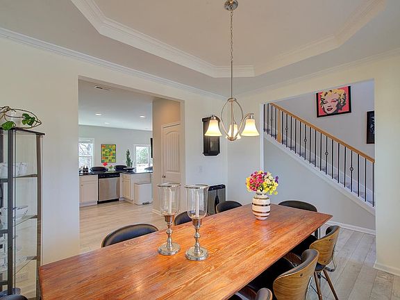 4th image of 412 Jones Peak Dr