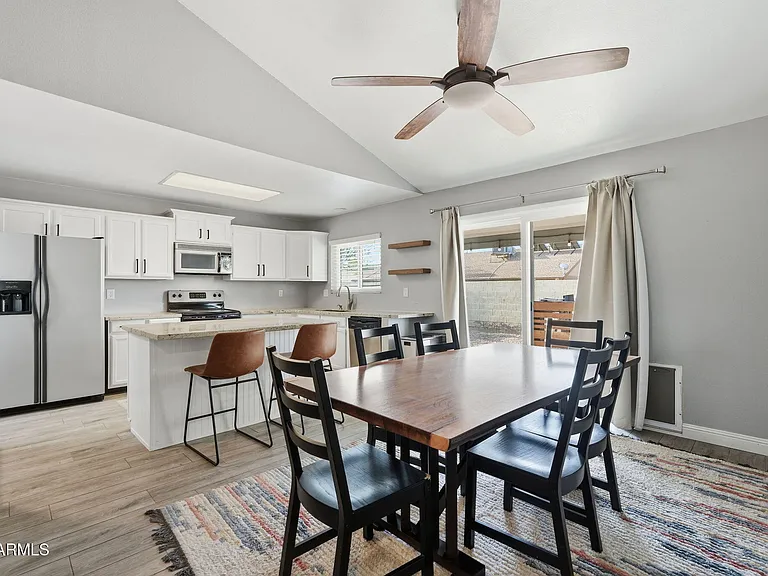1735 E Stephens Dr — Photo 14