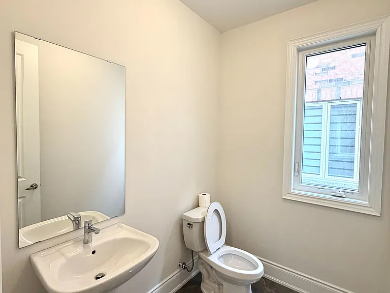 64 Bud Leggett Cres — Photo 9