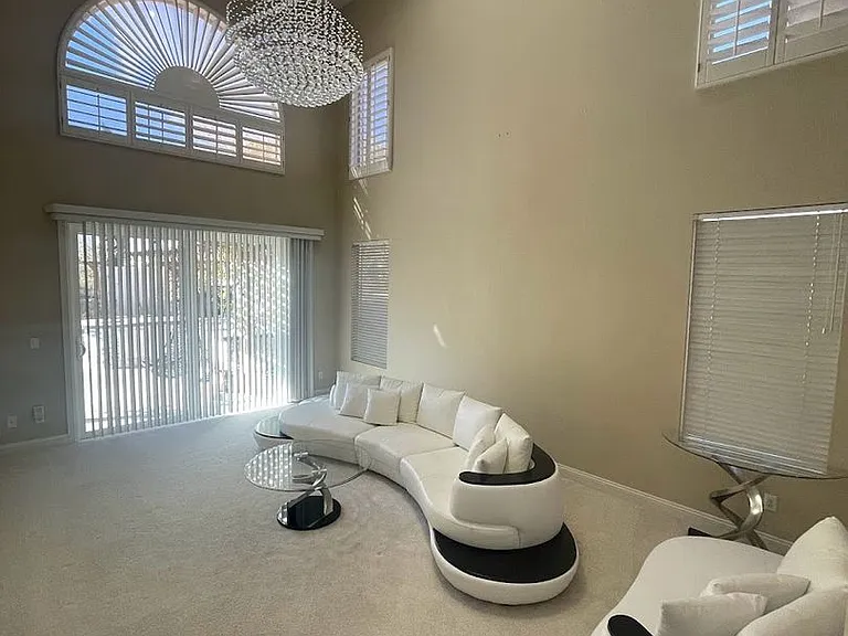 8757 Castle Hill Ave — Photo 8