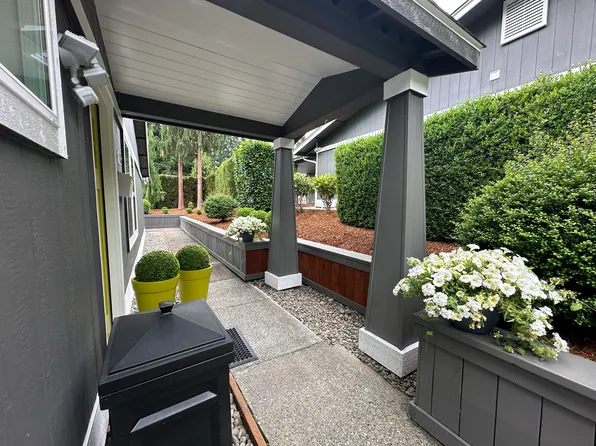 844 Phoenix St NE, Olympia, WA 98506