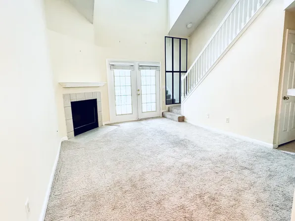 100 Kensington Blvd APT 823, Bluffton, SC 29910