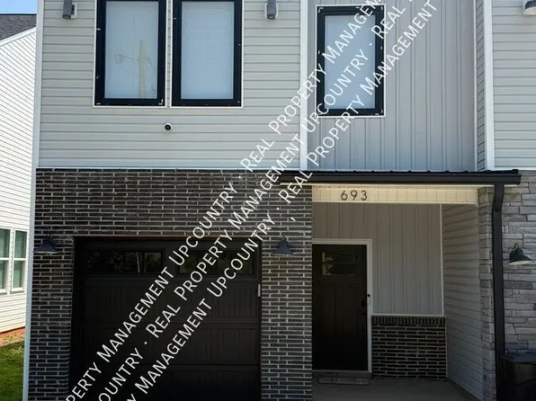 693 Neighborhood Rd, Wellford, SC 29385