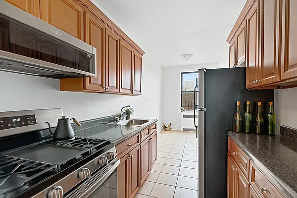 Sold by Compass | media 4