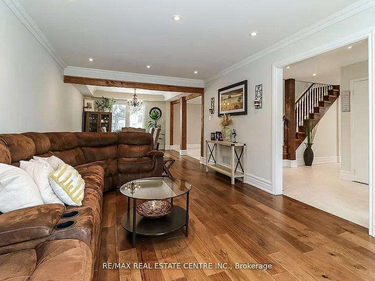 39 Cardinal St — Photo 6