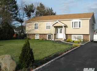 353 Nicoll Ave, Central Islip, NY 11722