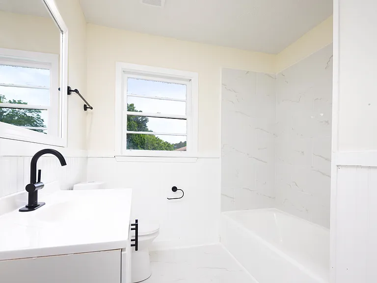 2917 Doyle Ave — Photo 2