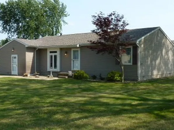 215 Ponderosa Dr, Forsyth, IL 62535