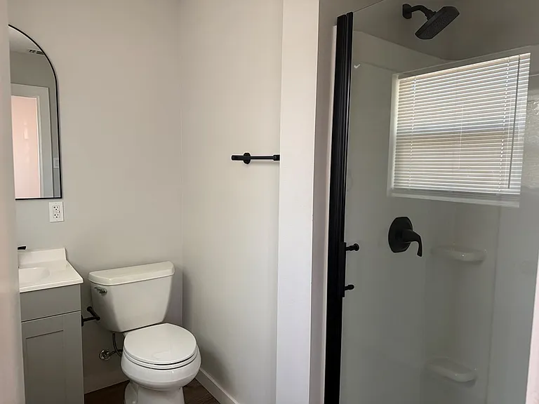 2705 Cambridge St — Photo 20