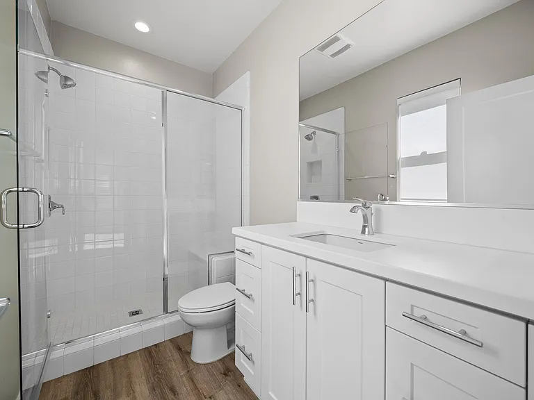 16205 Camden Cir — Photo 10