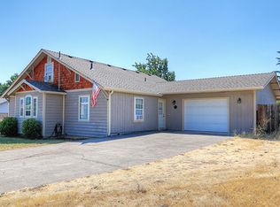 2070 NW Hawthorne Ave, Grants Pass, OR