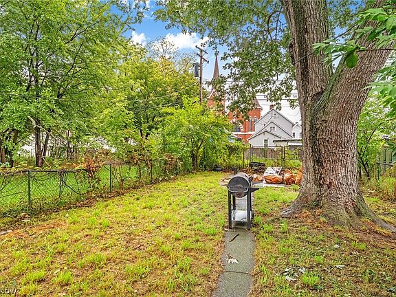 4th image of 3273 W 44th St