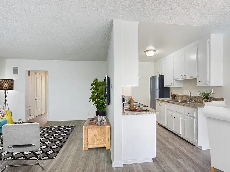 Woodman Apartments — Photo 30