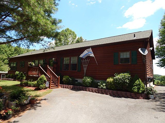 1st image of 293 Pine Crest Dr